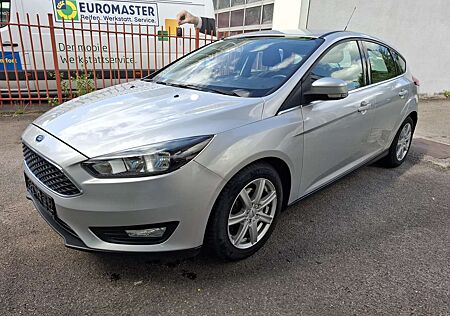Ford Focus 1.0 EcoBoost Red&Black Edition