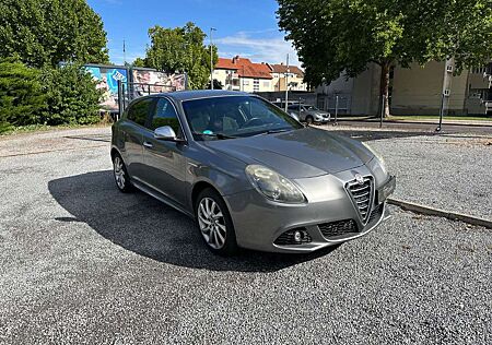 Alfa Romeo Giulietta Turismo-Automatik-TÜV 04/2027