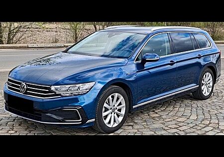 VW Passat Variant Volkswagen GTE 1.4 TSI Plug-In-Hybrid 115 kW / 164 PS DSG