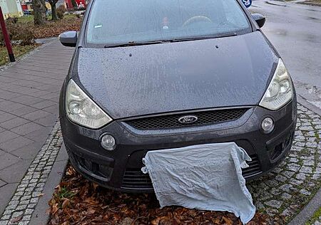 Ford S-Max 2.0 TDCi DPF Titanium