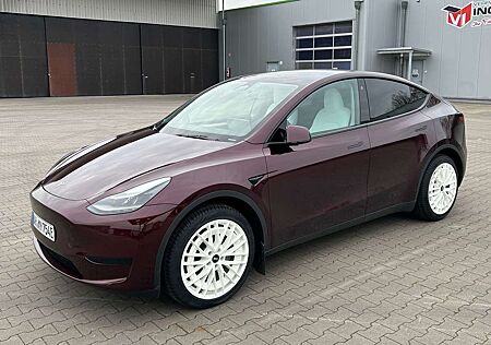 Tesla Model Y RWD 20“ Ganzjahresreifen MCR Weißer Innenraum