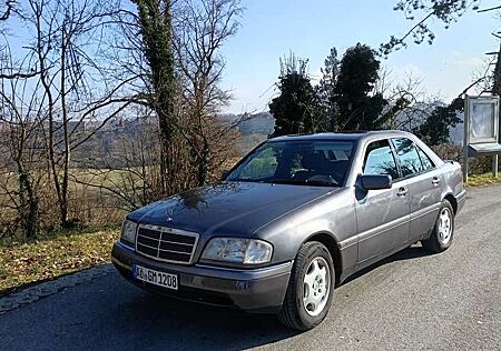 Mercedes-Benz C 180 Elegance
