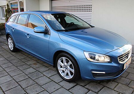 Volvo V60 D5 AWD Geartronic Momentum BiXenon Navigation Temp