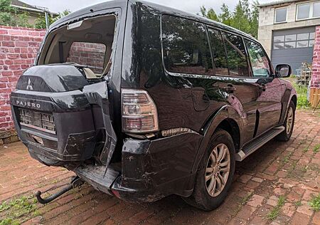 Mitsubishi Pajero 3.2 DI-D 7 Sitze Automatik Allrad Unfall