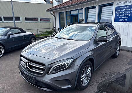 Mercedes-Benz GLA 200 CDI / 4-Matic/Panorama+Kamera+AHK+Navi