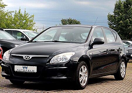 Hyundai i30 1.6 VOLLSHEFT/KLIMA/ALLWETTERREIFEN/