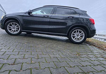 Mercedes-Benz GLA 200 Style