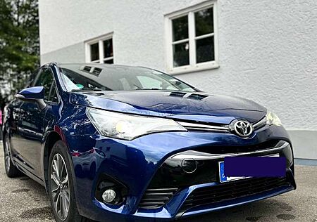 Toyota Avensis Touring Sports 2.0 D-4D Business Edition