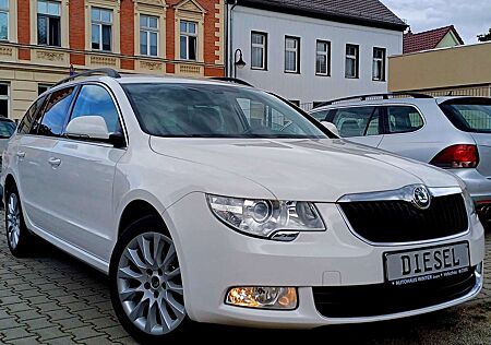 Skoda Superb Combi 2.0 TDI *Klimaaut.*Sitzheizung*PDC*Xenon*