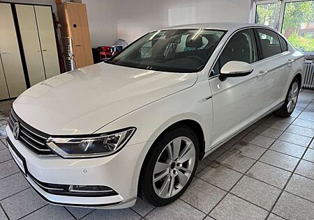 VW Passat Volkswagen BMT/Start-Stopp 4Motion*Kamera*Navi*Massa