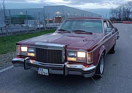 Lincoln Others Versailles 5.0 V8