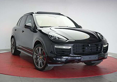 Porsche Cayenne 4.8 V8 Turbo Sport Chrono Navi/Leder/ACC