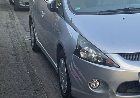 Mitsubishi Grandis 2.4 Intense