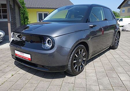 Honda e Advance mit Teilleder