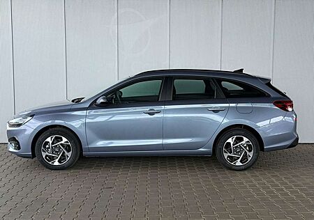 Hyundai i30 Kombi Smart 1.5 GDI / Navi PDC V.&H + Kamera LE...