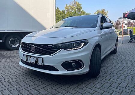 Fiat Tipo Kombi 1.6 MultiJet DCT Lounge/Auto/LED/Cam