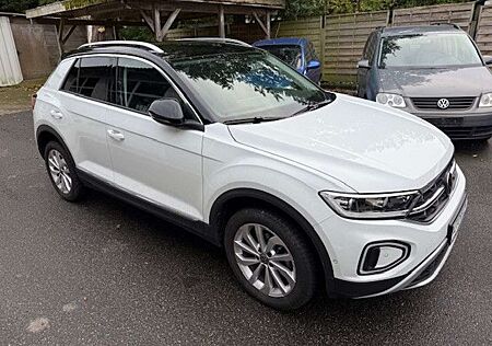 VW T-Roc Volkswagen 1.5 TSI "Style" DSG -NAVI-LED-AHK-ALU