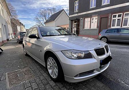 BMW 320i 320 Touring Aut.