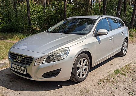 Volvo V60 D4 Geartronic Kinetic