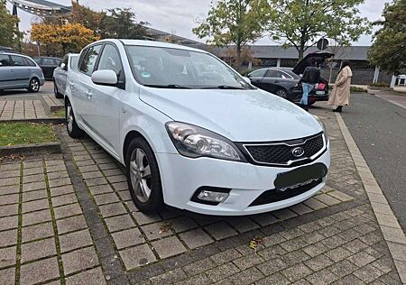 Kia Cee'd Ceed / Ceed 1.6 CVVT Spirit