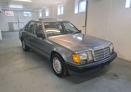 Mercedes-Benz 300 E USA Kalifornia ROST FREI.