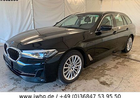 BMW 530 e Nav+VLeder 19"DrivingProf CockpProf 4xSH