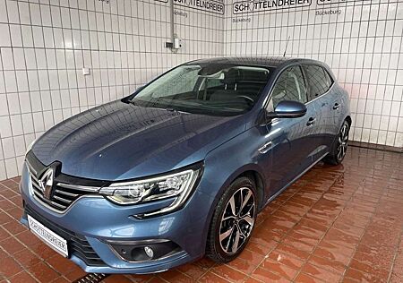 Renault Megane TCe 160 EDC BOSE *scheckheftgepflegt*GJR*