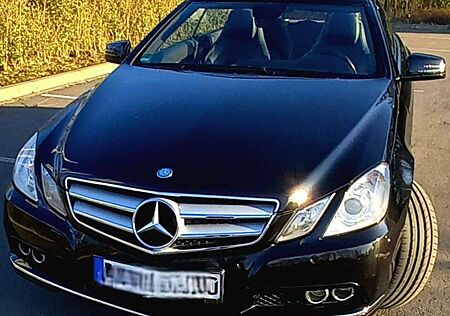 Mercedes-Benz E 200 E-Klasse Cabrio CGI Cabrio BlueEFFICIENCY Automati