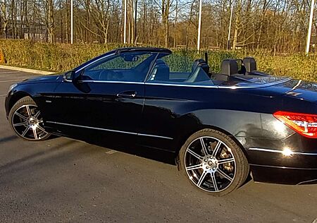 Mercedes-Benz E 200 E-Klasse Cabrio CGI Cabrio BlueEFFICIENCY Automati