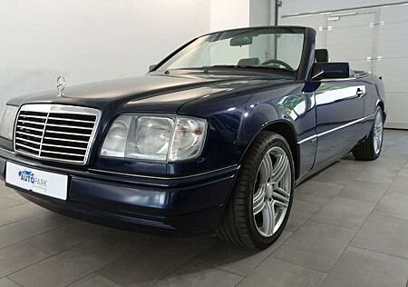 Mercedes-Benz E 200 Final Edition *Autom.* Navi*Tempomat*