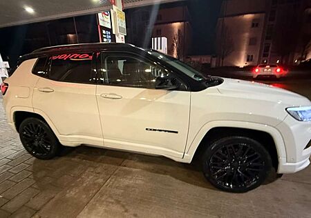 Jeep Compass 1.3 T4 4xe PLUG-IN HYBRID AutomatikLimited
