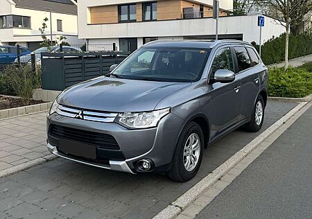 Mitsubishi Outlander Outlander 2.2 DI-D 4WD Top