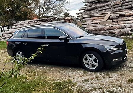 Skoda Superb Combi 2.0 TDI DSG Style