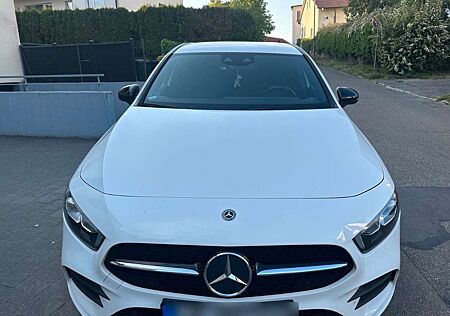 Mercedes-Benz A 200 4Matic 8G-DCT AMG Line