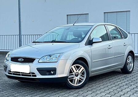 Ford Focus GHIA * HU 09 2026* 82000km * Technik TOP