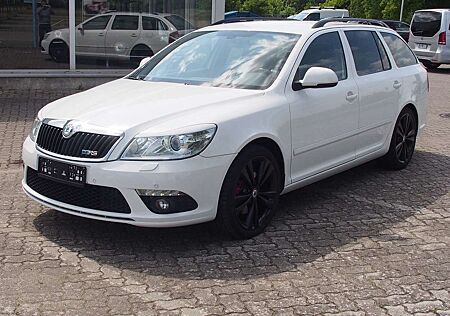 Skoda Octavia Combi RS/DSG/NAVI/8-fach bereift