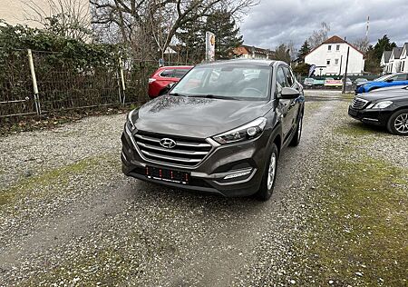 Hyundai Tucson blue Classic 2WD