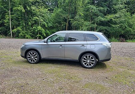 Mitsubishi Outlander Diesel 2.2 DI-D 4WD Aut. Diamant Edition