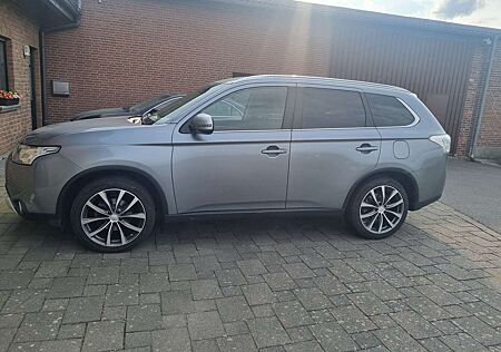Mitsubishi Outlander Diesel 2.2 DI-D 4WD Aut. Diamant Edition
