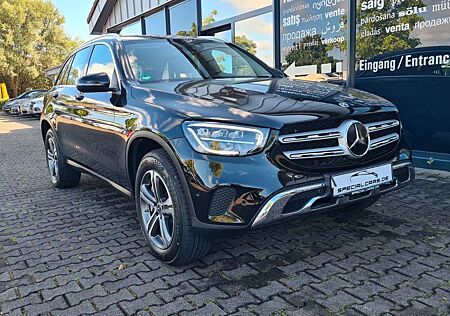 Mercedes-Benz GLC 300 de 4M - AMG INT - ASSISTS - CAM