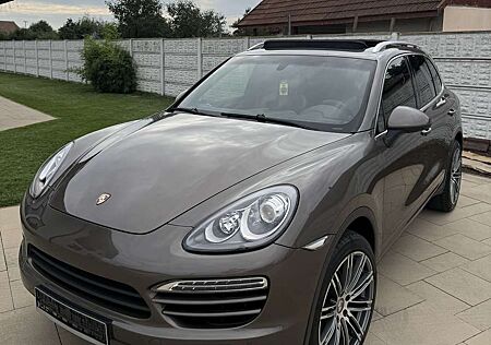 Porsche Cayenne Diesel 3.0 Panorama R21 Brown