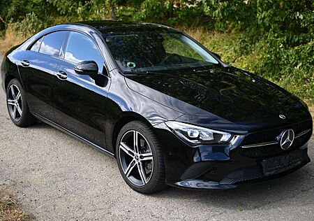Mercedes-Benz CLA 220 4Matic 7G-DCT