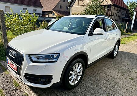 Audi Q3 1.4 TFSI - Tempomat - SHZ - SCHECKHEFT !