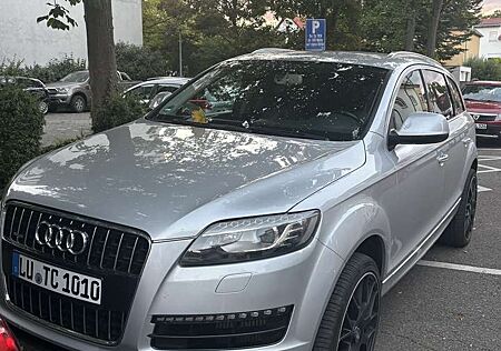 Audi Q7 3.0 TDI DPF quattro tiptronic