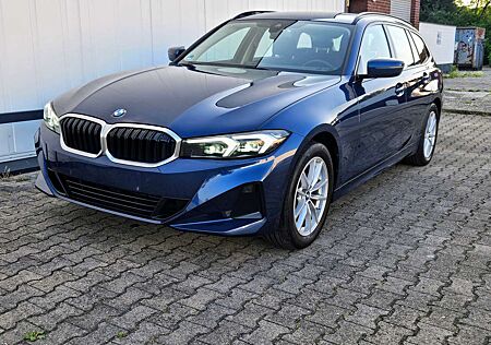 BMW 320 d xDrive*CURVED DISPLAY*AHK*LED