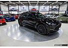 Aston Martin DBX 707