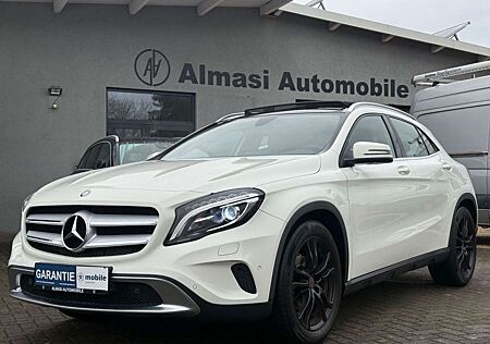 Mercedes-Benz GLA 200 / VOLLLEDER / PANO / LED / SERVICE NEU