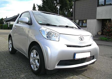 Toyota iQ *Automatik*nur 84`tkm*Rentnerfahrzeug*toller Zu..