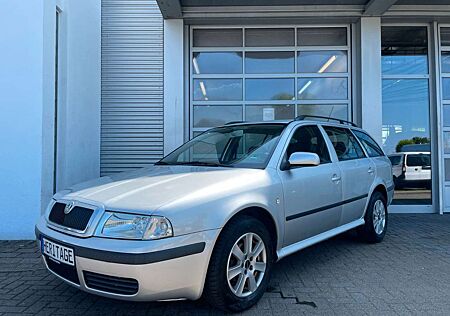 Skoda Octavia Combi Tour/1.Hand/PDC/Radio/Klima