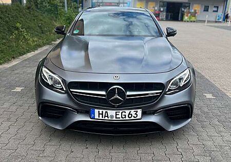 Mercedes-Benz E 63 AMG S 4Matic Speedshift 9G-MCT
